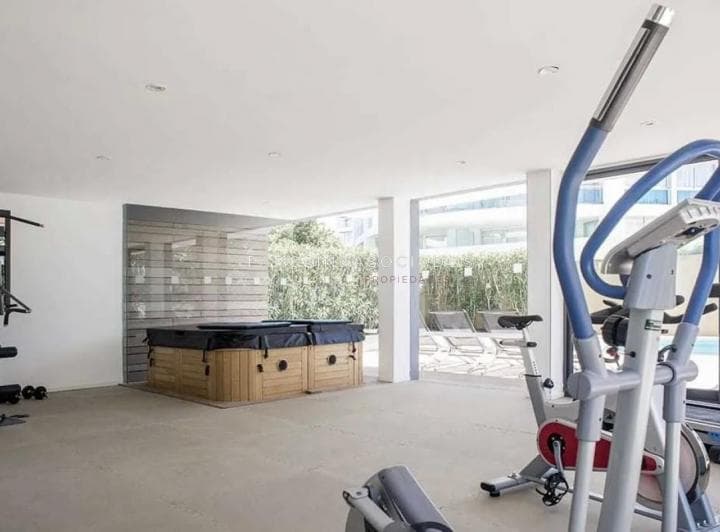 Departamento en Venta de 2 Dorm. en Playa Brava, Punta del Este - 2