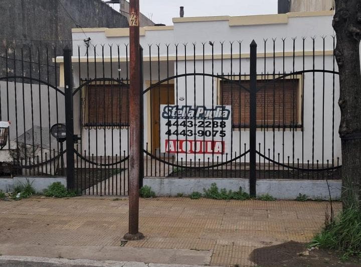 Casa Americana 4 Ambientes con Espacio Para Auto Alquiler - 2