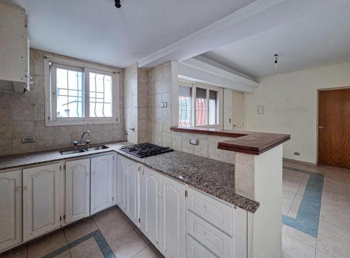 Venta PH de Dos Dorm. y Comodin, Terraza y Quincho en Barrio Martin, Rosario - 3