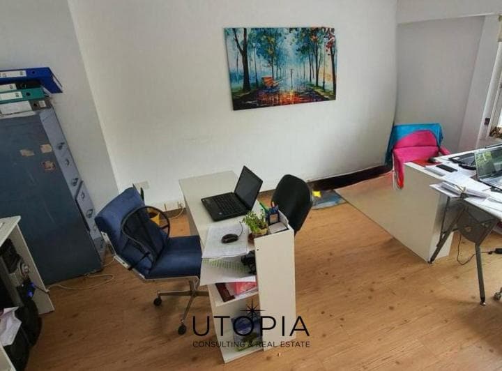 Venta Oficina 4 Ambientes en Lomas de Zamora - 2
