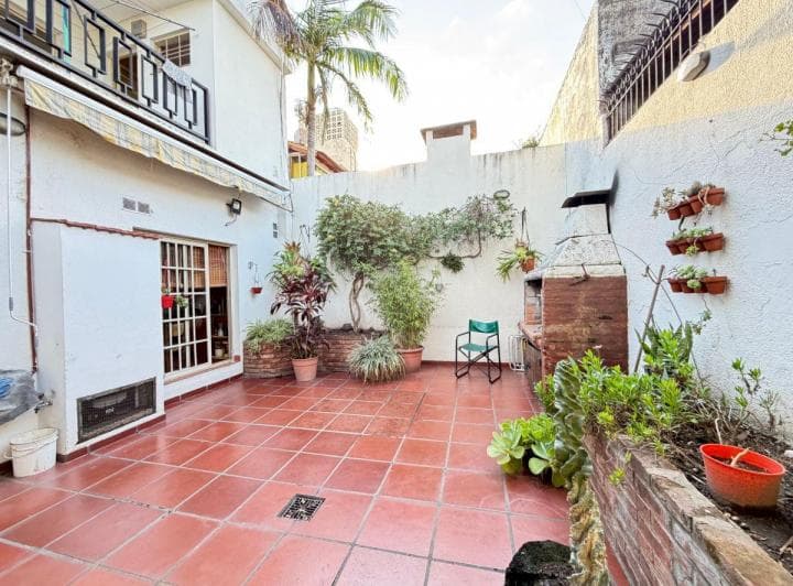 Duplex Al Frente de 4 Ambientes con Cochera Doble y Patio - 4