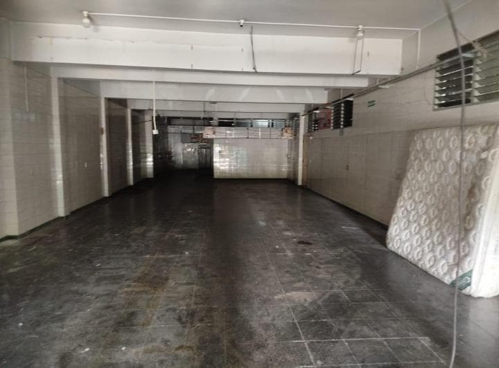 Local de Gran Metraje en Lugones Al 4400 - Oportunidad por Ubicación - 4