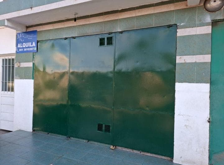 Local Comercial en Zona Residencial - 4