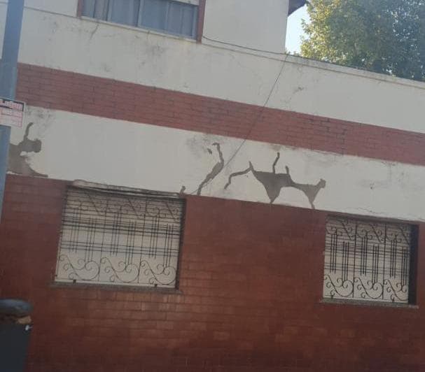 Venta Casa 5 Ambientes con Terraza Oportunidad - 2