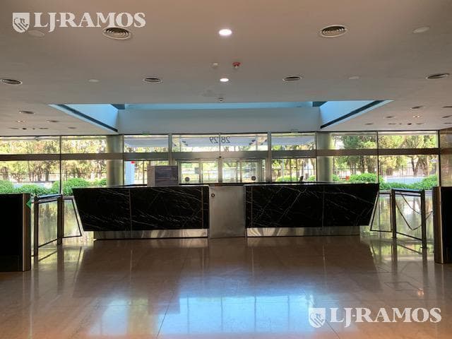 Alquiler de Oficina de 2200 m² en Olivos - 4