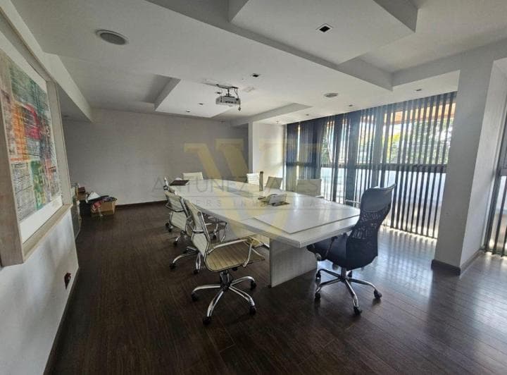 Vendo Hermosa Oficina en Alta Córdoba, 256 m² Cub. de Primera. Amoblado! (Ofv 025) - 5