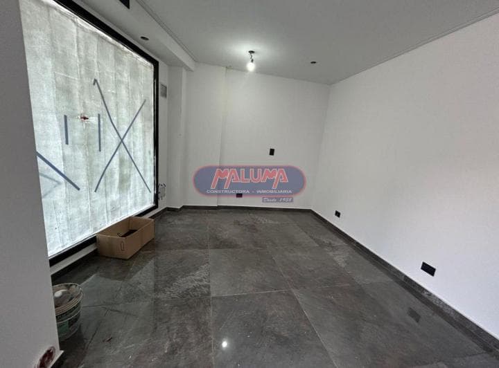 Local. | Av Emilio Castro Al 6100 - 4