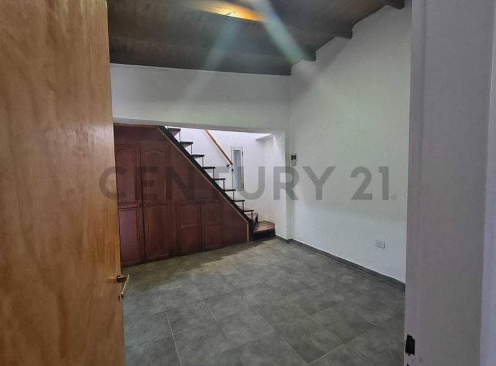 Casa en Venta en Hernandez 2 Dorm. - 3