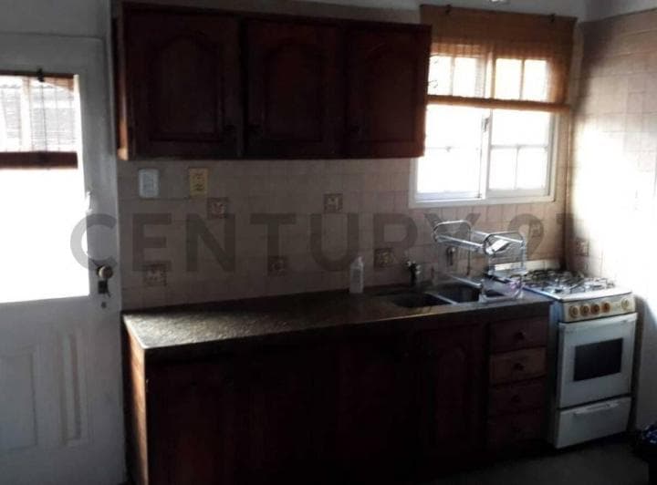 Casa en Venta en Hernandez 2 Dorm. - 2