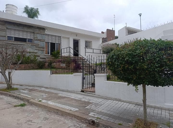 Casa en Venta Parque Chacabuco 3 Dorm. Apta Credito - 2