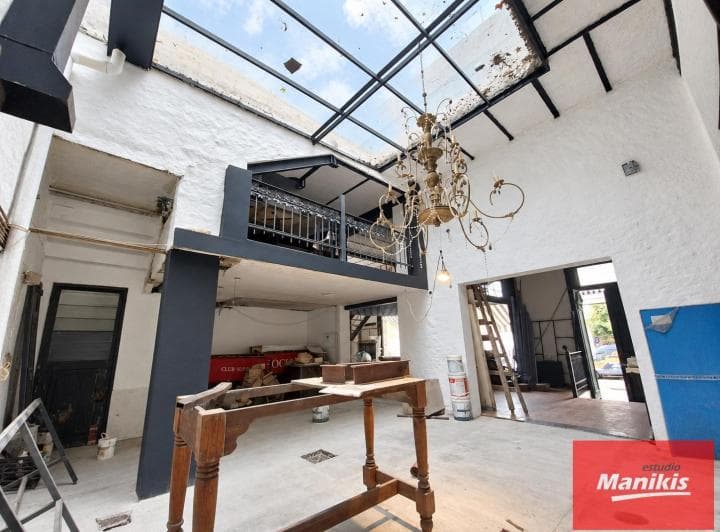 Venta - Local 7 Ambientes - Esquina Boulevard Caseros - Barracas - 5
