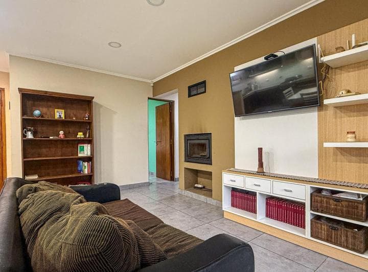 Casa 4 Ambientes en Venta Mar del Plata con Parque y Cochera - 3