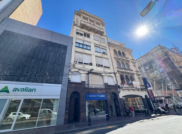 Venta: Oficina de 16,52 m² en Pleno Centro de Rosario. con Baño y Sala de Espera Compartidos. - 2