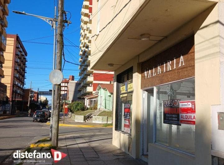 Local. | Chiozza 1610 - 2