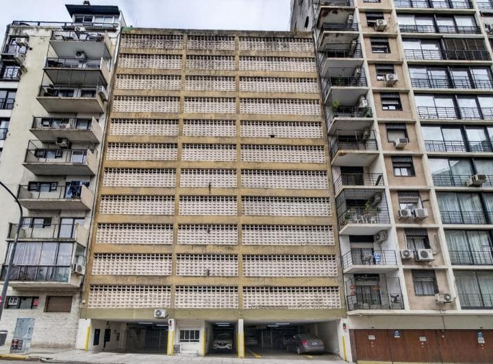 Cochera Cubierta en Venta Recoleta con Valet Parking - 2