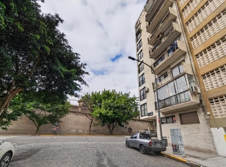 Cochera Cubierta en Venta Recoleta con Valet Parking - 4
