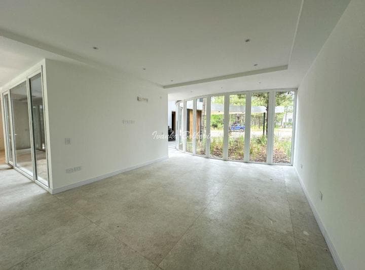Venta Casa con 303 m² y 4 Dorm. en Barrio Marítimo IV - 4