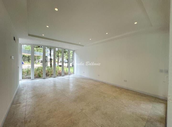 Venta Casa con 303 m² y 4 Dorm. en Barrio Marítimo IV - 3