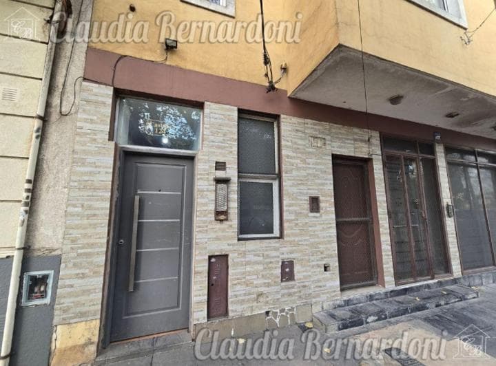 Monoambiente de 35 m² en Venta en Pleno Centro de Morón - a 3 Cuadras de La Estación - 2