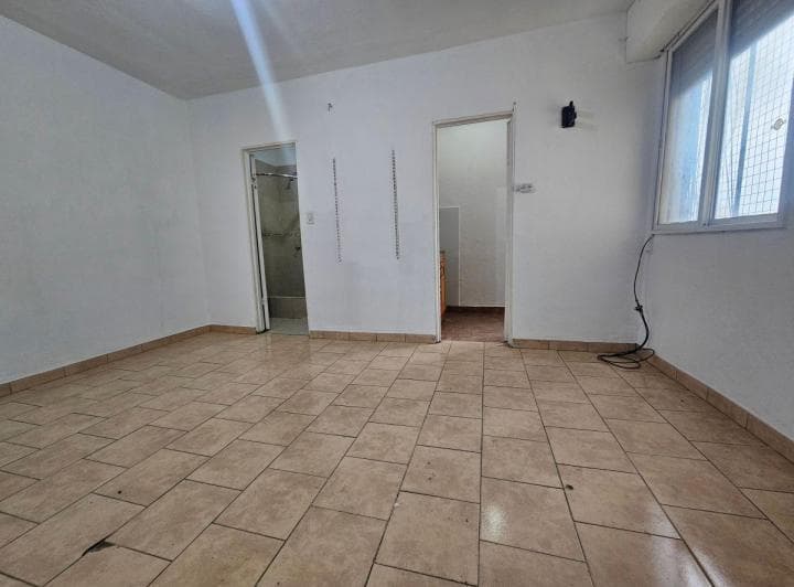 Excelente Oportunidad! Impecable y Luminoso Monoambiente en Piso 14 – Balvanera - 5