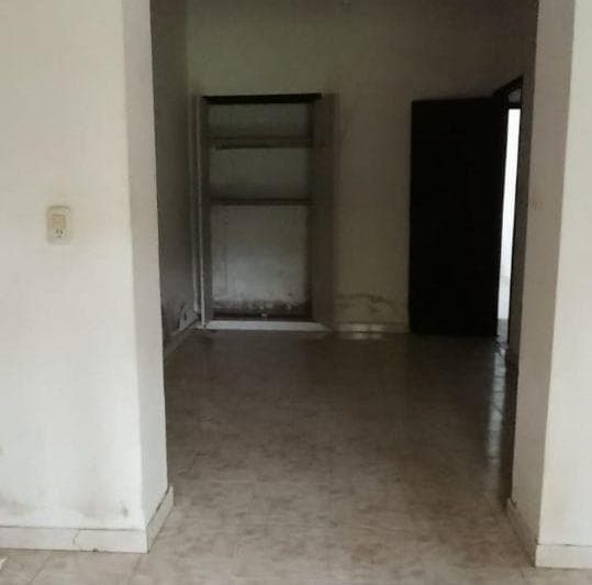 Venta Casa con Garage y Lote de 380 m² a Pocas Cuadras de La Estación de Alejandro Korn - 3