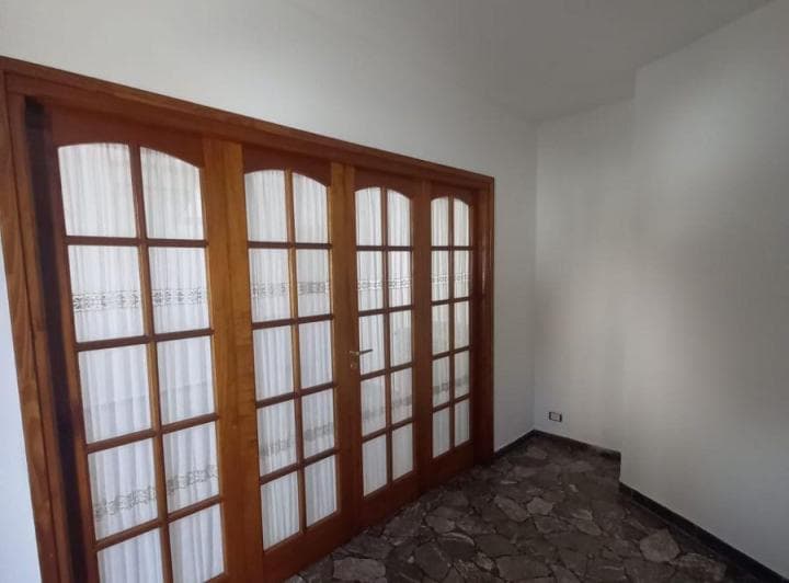 Oficina Para Uso Profesional Y/o Comercial. Planta Baja con Entrada Independiente. - 4