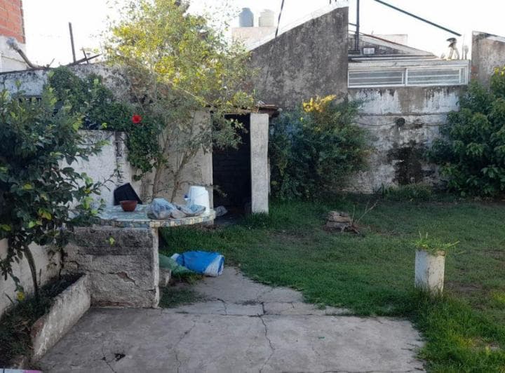 Oportunidad Propiedad en Lote Propio 10 X 30 a Reciclar - 4