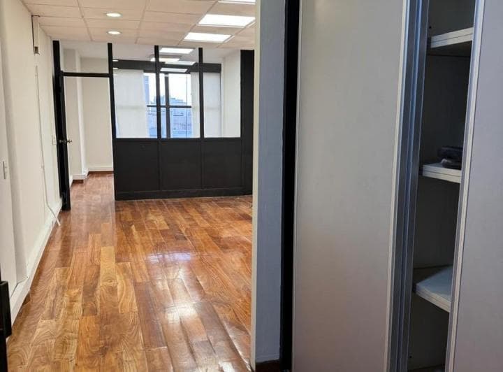 Venta - Oficina Al Frente Sobre Av Mitre - 3