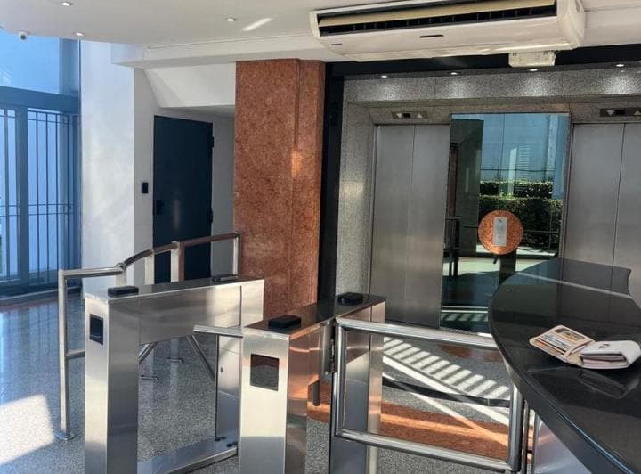 Alquiler de Oficinas de 180 m² en Puerto Madero - 5