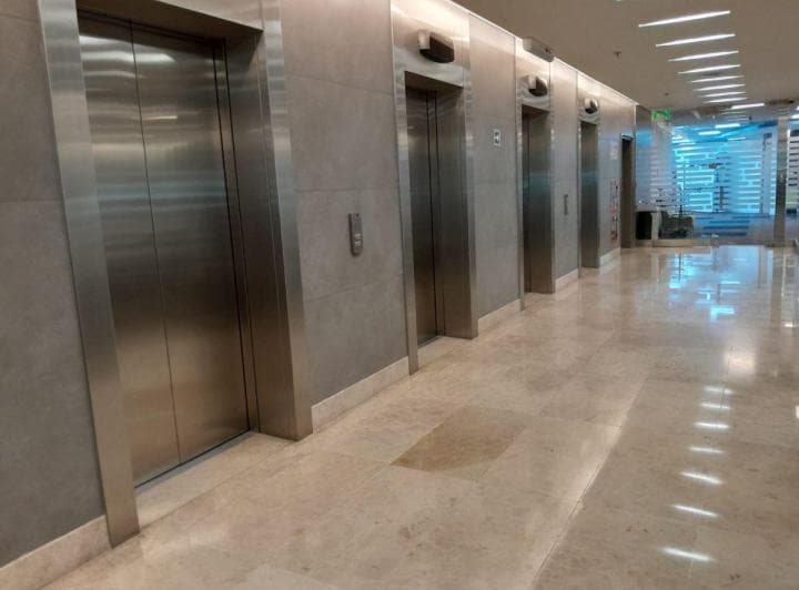 Alquiler - Oficina a + - Saavedra - Dot - 1540 m² - 15 Cocheras - Piso Completo - Alto - 5