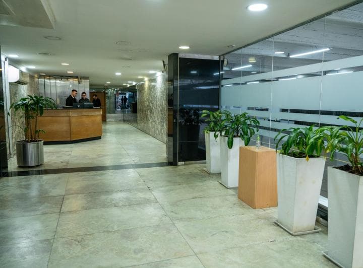 Oficina con Despachos y Salas de Reuniones Tribunales - 4