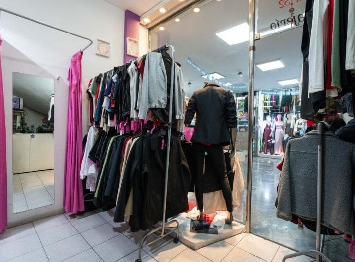Venta Local Comercial con Depósito en Galería del Sol - 5