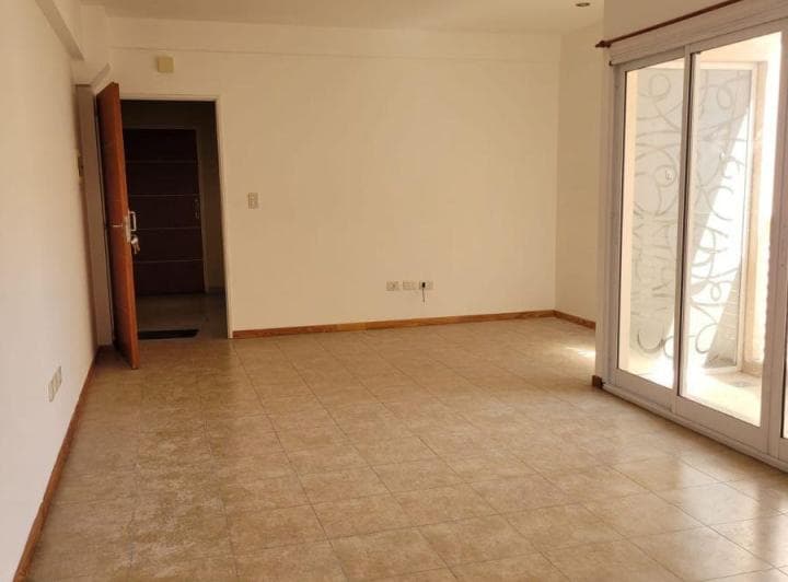Departamento en 1º Piso de 2 Ambientes Al Contrafrente. - 2