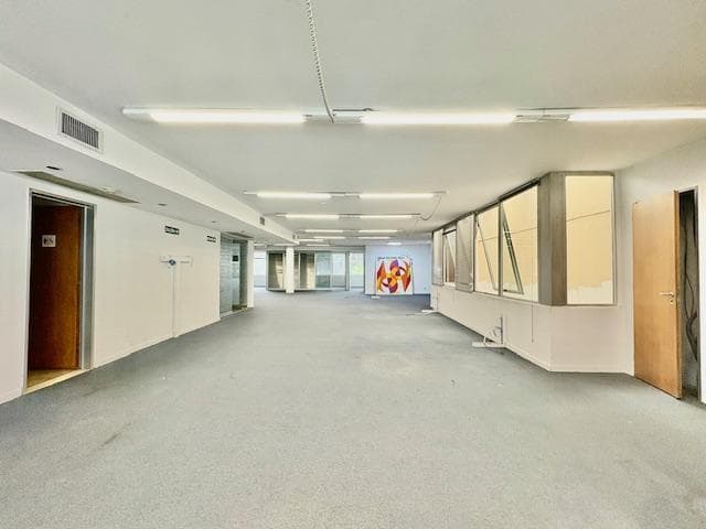 Oficina en Alquiler - 4