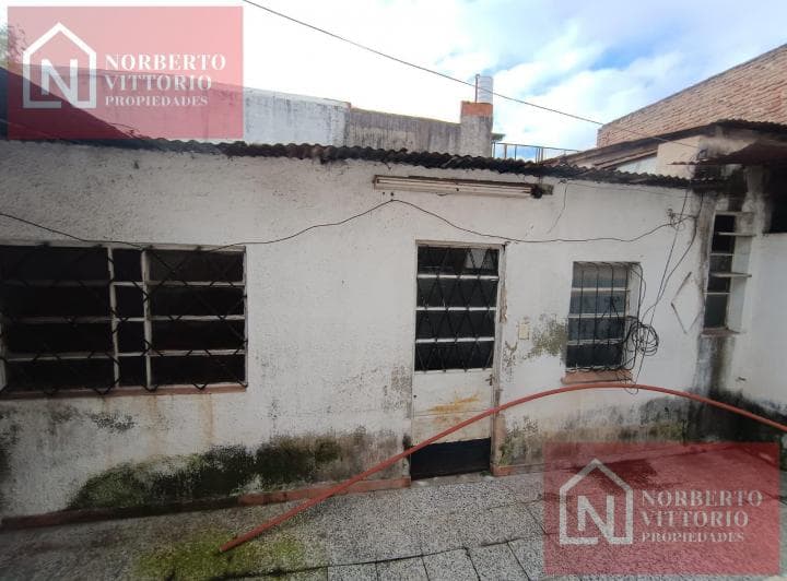 Local en Moron Sur - 4