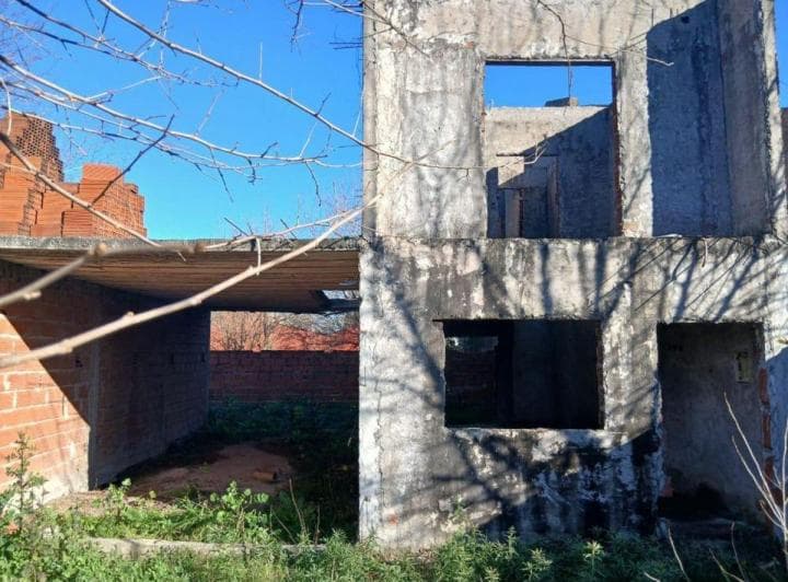 Pilar, Lote de 222 m² con 3 Duplex en Obra y Proyecto Aprobado! Asfalto y Servicios! - 3