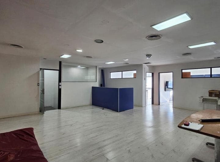 Alquiler Oficina de 200 m² en Moron - 4