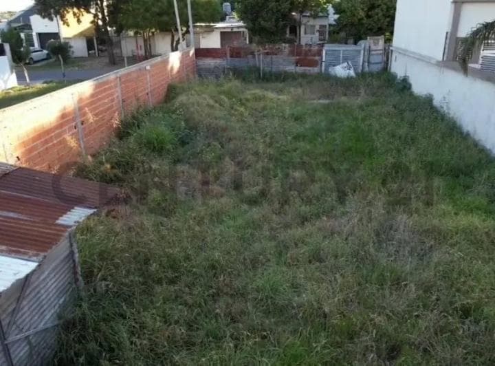 Lote en Venta Ideal Inversores o Desarrolladores Vivenda o Negocio Galpon La Plata - 2