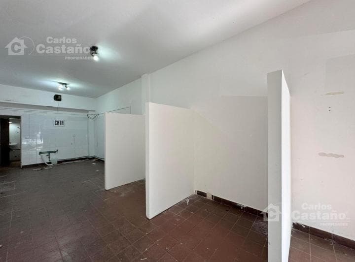 Local de 30 m² con Baño - 3