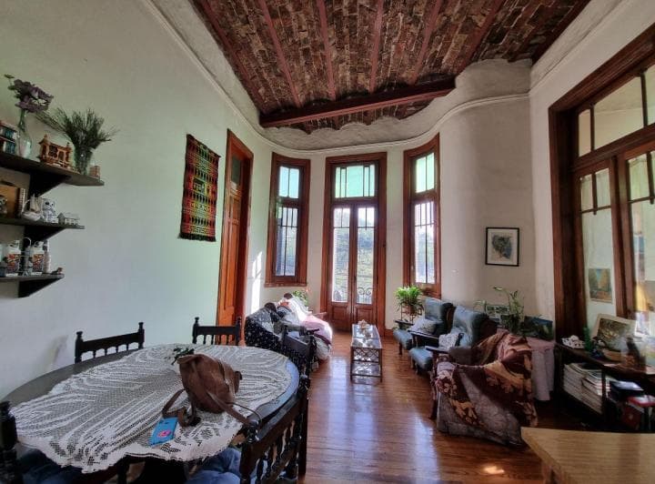 Vendo Excelente y Amplio PH en Esquina con Hermosa Vista Al Parque Centenario. Muy Luminoso. - 2