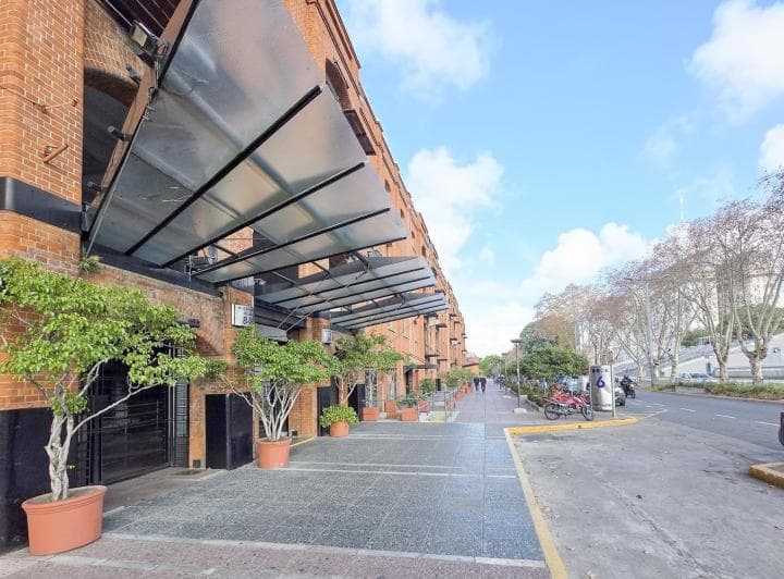 Exclusiva Propiedad de Amplias Dimensiones con Terraza y Balcón en Puerto Madero. - 2