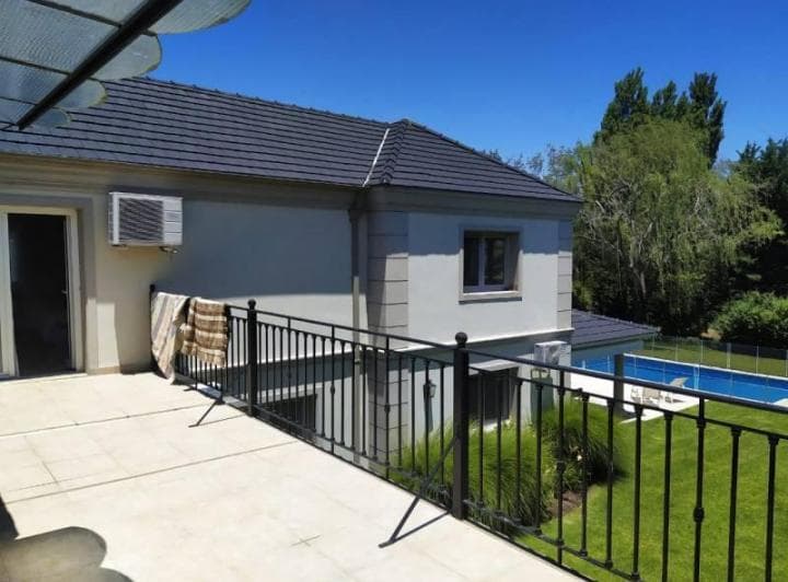 Venta/ Alquiler Oportunidad 4 Dorm. Impecable Casa Sobre Lote Interno. Estilo Clásico. - 4