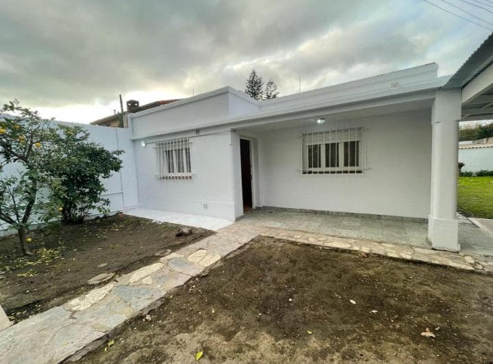 Vivienda en Alquiler Sobre Calle Juan Florio Al 3696 Esquina Australia San Justo - 2