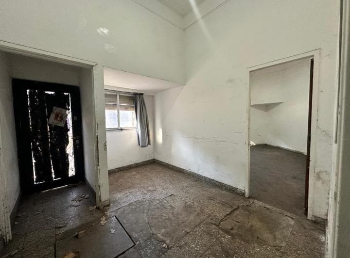 PH de 3 Ambientes con Escritorio a Refaccionar en Rojas 1906 Esquina Juan B Justo - 3