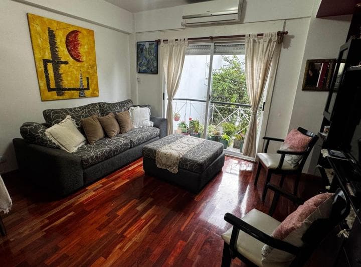 Hermoso PH en Triplex con Terraza Privada y Entorno Verde - 2