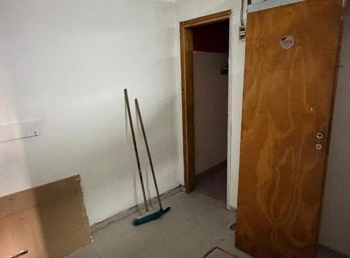 Local 21 m² - Av Jacinto Peralta Ramos y San Salvador - 5