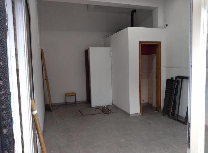 Local 21 m² - Av Jacinto Peralta Ramos y San Salvador - 4