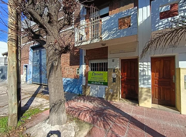 PH 3 Amb con Patio en Alquiler. Sin Expensas. Ramos Mejia - 2