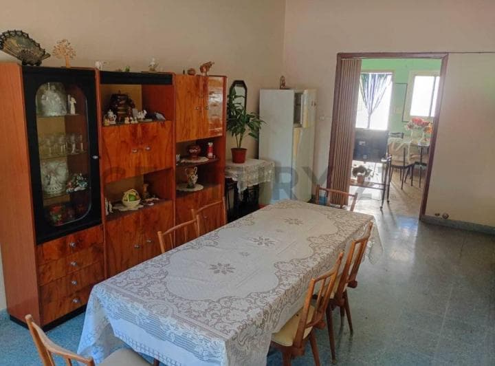 Venta Casa con Patio, Jardin, Terraza, Local Y/o Garage. - 3