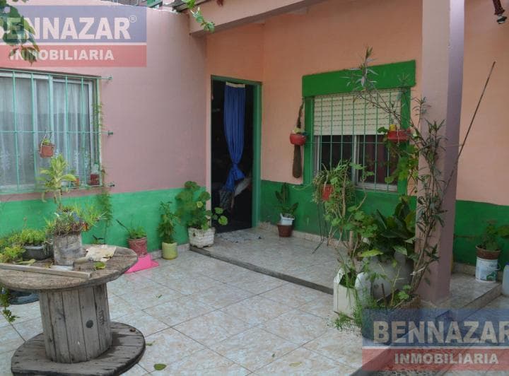 Venta de Casa + 3 Departamentos - San Pedro - 2